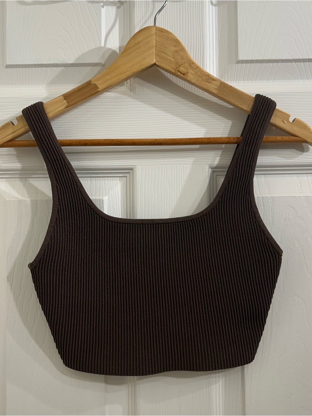 Babaton Ribbed Square-Neck Crop Tank Top - Chocolate size S
